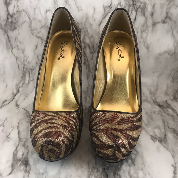 Qupid Glitter Tiger Print Closed Toe Heel - Picture 2 of 7